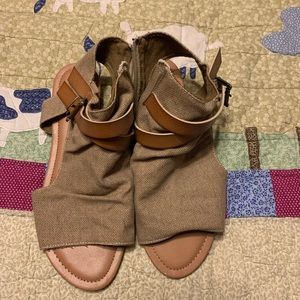 Pierre Dumas Sandals